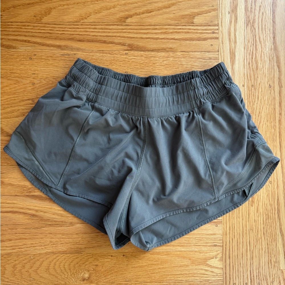 lululemon athletica hotty hot lined shorts 6 olive green